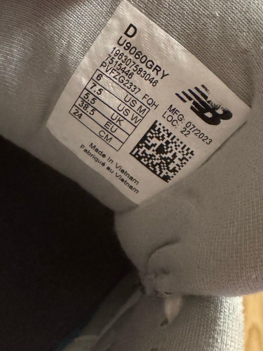 New Balance 9060 Sneakers - Picture 9 of 9